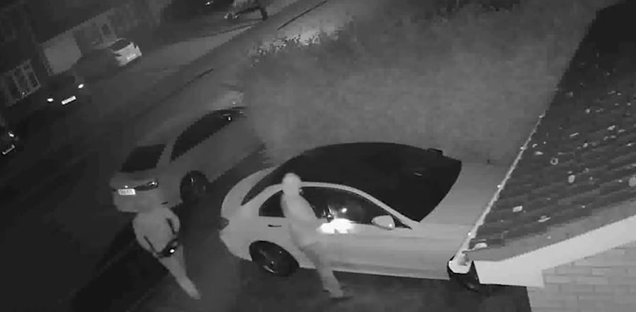 Auto rubata in Italia, Ritrovare auto rubata, Assistenza furto auto Italia, Recuperare auto rubata in Italia, Tracciare auto rubata Italia,